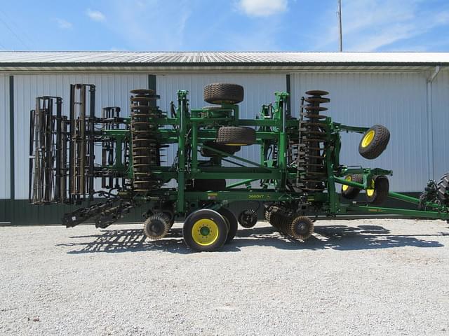 Image of John Deere 2660VT equipment image 3