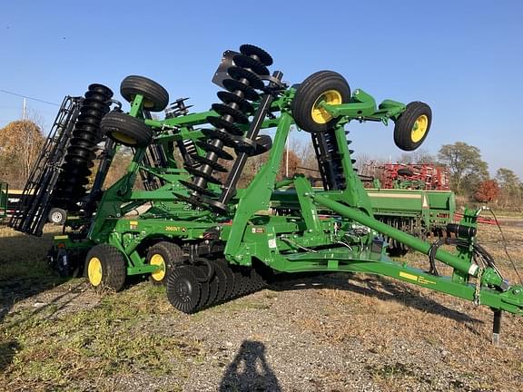 SOLD - 2022 John Deere 2660VT Tillage Vertical Tillage | Tractor Zoom