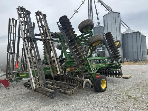 Image of John Deere 2660VT equipment image 4