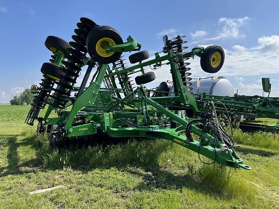 Image of John Deere 2660VT equipment image 2