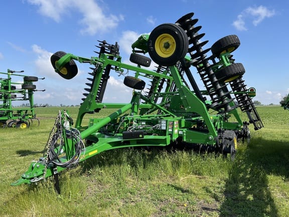 2022 John Deere 2660VT Equipment Image0