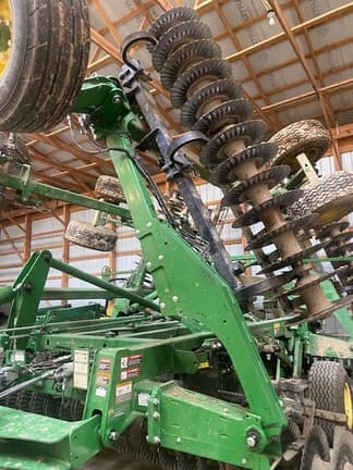 Image of John Deere 2660VT equipment image 4