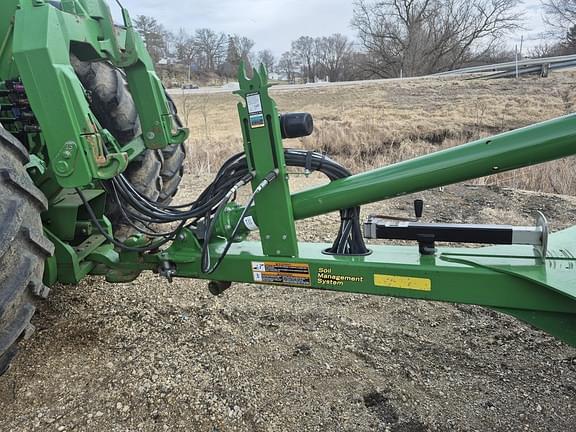 Image of John Deere 2660VT equipment image 2
