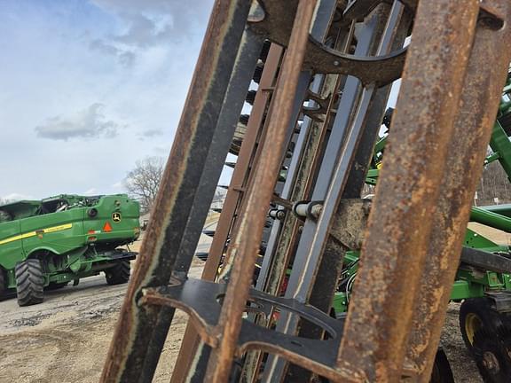 Image of John Deere 2660VT equipment image 1