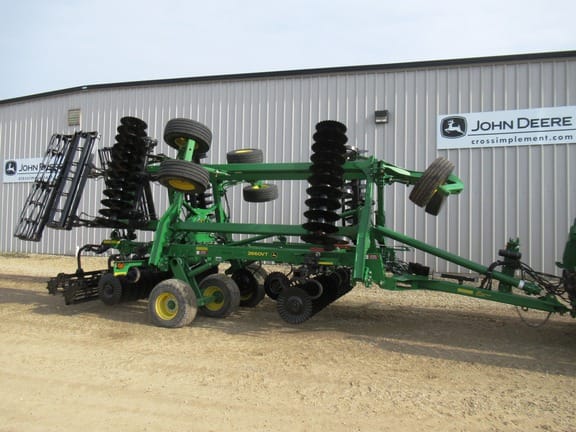 2022 John Deere 2660VT Equipment Image0