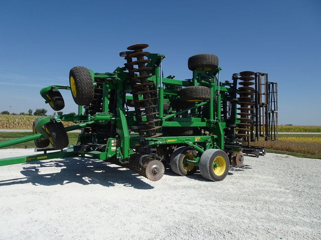 2022 John Deere 2660VT Equipment Image0