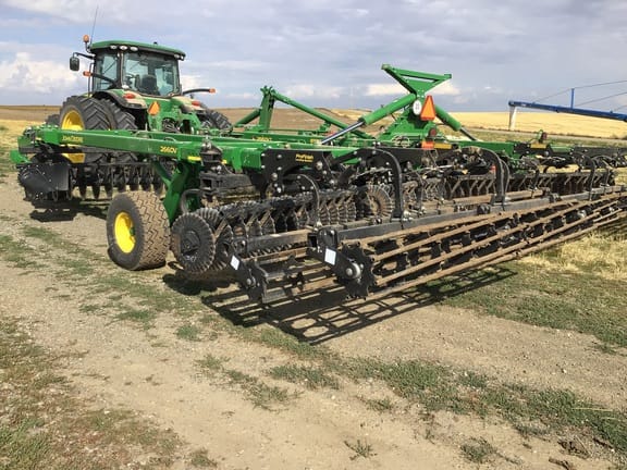 2022 John Deere 2660VT Equipment Image0