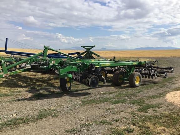 Image of John Deere 2660VT equipment image 4