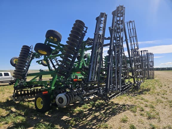 Image of John Deere 2660VT equipment image 3