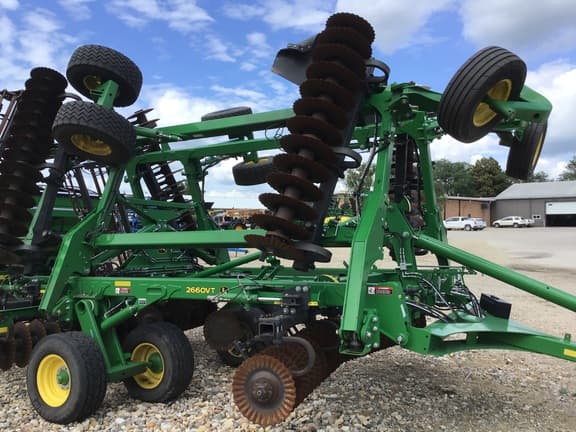 Image of John Deere 2660VT equipment image 2