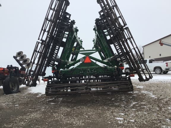 Image of John Deere 2660VT equipment image 1