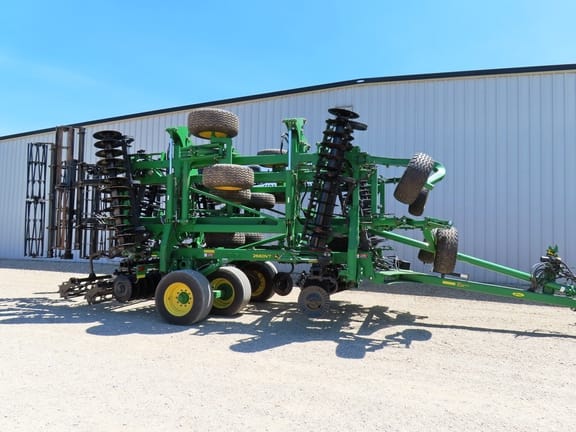 2022 John Deere 2660VT Equipment Image0