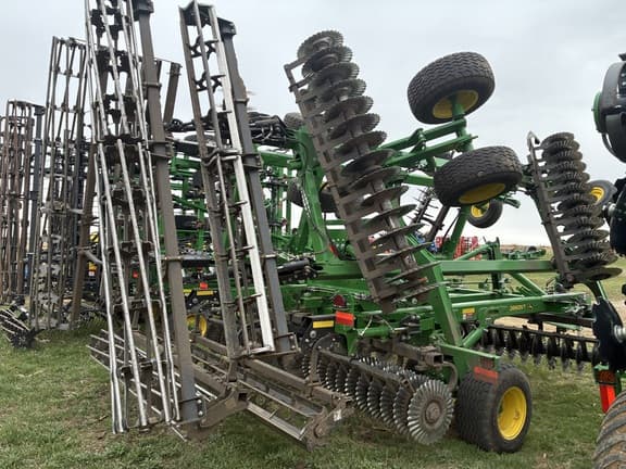 Image of John Deere 2660VT equipment image 4