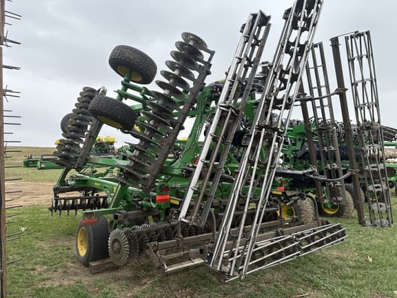 Image of John Deere 2660VT equipment image 3