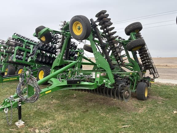 Image of John Deere 2660VT equipment image 2