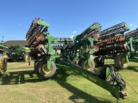 Image of John Deere 2680H equipment image 1