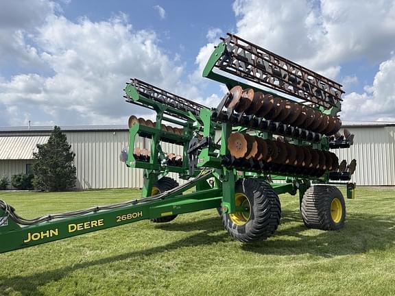 Image of John Deere 2680H equipment image 1