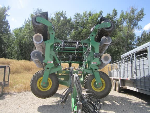 Image of John Deere 2680H equipment image 1