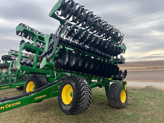 Image of John Deere 2680H equipment image 4