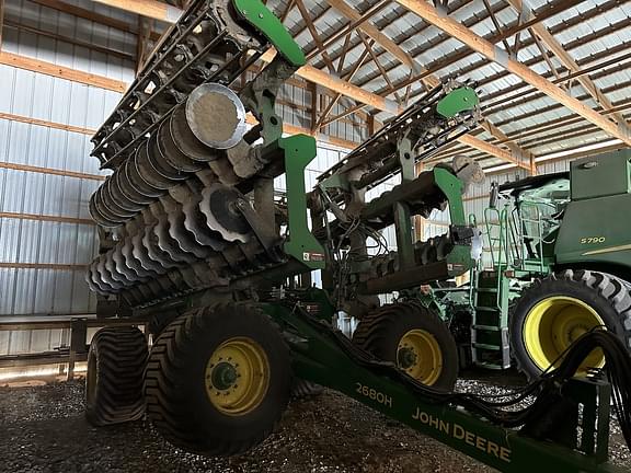 Image of John Deere 2680H equipment image 1