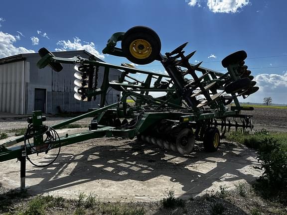 Image of John Deere 2720 equipment image 1