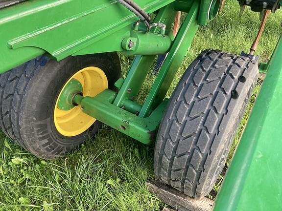 Image of John Deere 2720 equipment image 2