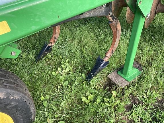 Image of John Deere 2720 equipment image 3