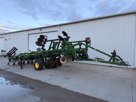 Image of John Deere 2730 Primary image