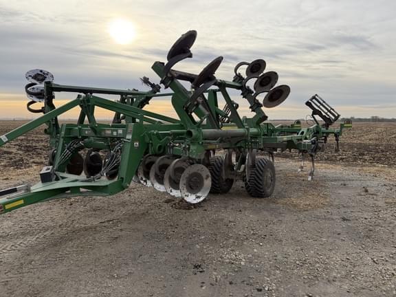 Image of John Deere 2730 Primary image