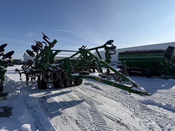 Image of John Deere 2730 equipment image 1