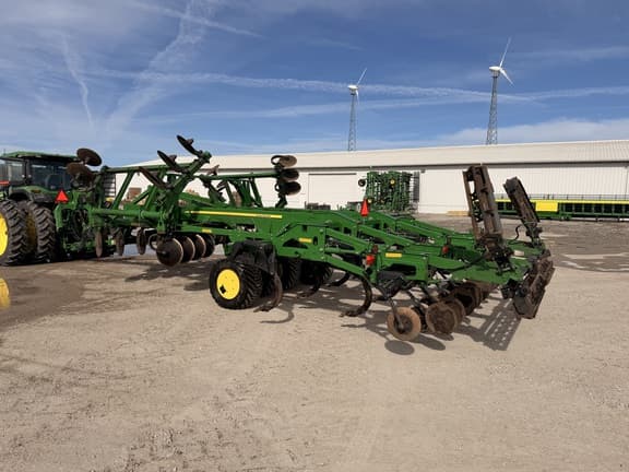 Image of John Deere 2730 equipment image 3