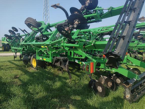 Image of John Deere 2730 equipment image 1