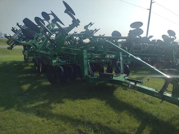 Image of John Deere 2730 equipment image 1
