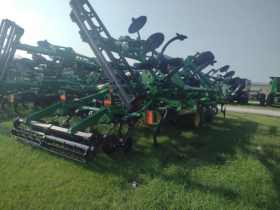Image of John Deere 2730 equipment image 3