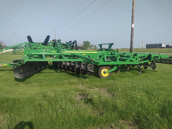 Image of John Deere 2730 equipment image 3