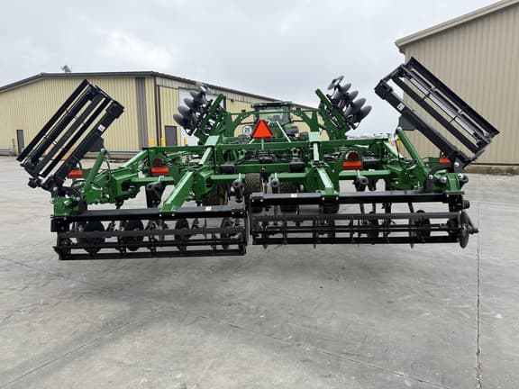 Image of John Deere 2730 equipment image 3