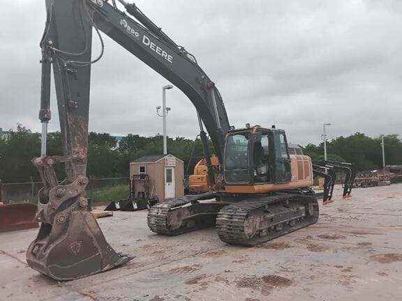 2022 John Deere 300G LC Equipment Image0