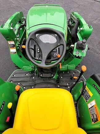 Image of John Deere 3025D equipment image 4