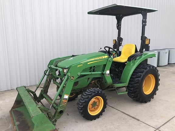 Image of John Deere 3025D equipment image 2