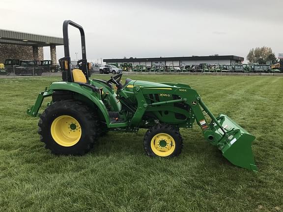 Image of John Deere 3025D equipment image 4