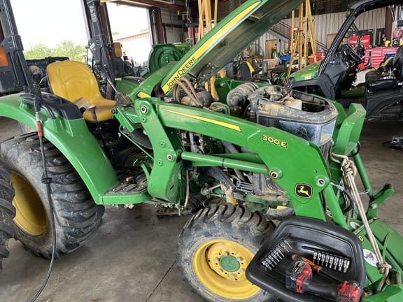 2022 John Deere 3025D Equipment Image0