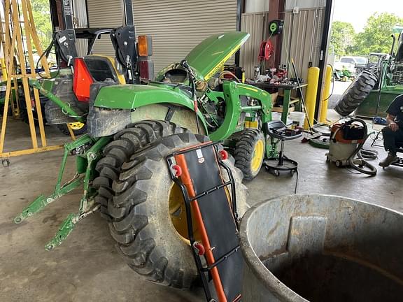 Image of John Deere 3025D equipment image 3