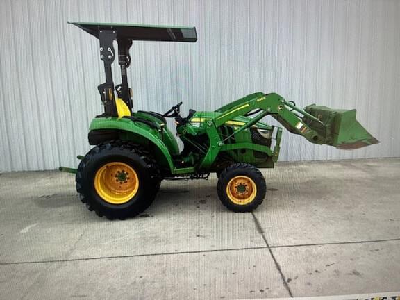 Image of John Deere 3025D equipment image 3