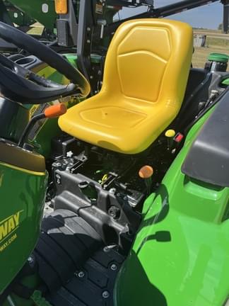 Image of John Deere 3025D equipment image 4