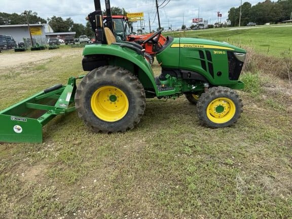 2022 John Deere 3025D Equipment Image0