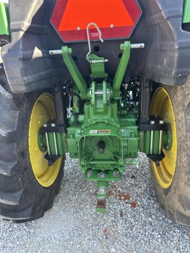 Image of John Deere 3025D equipment image 2