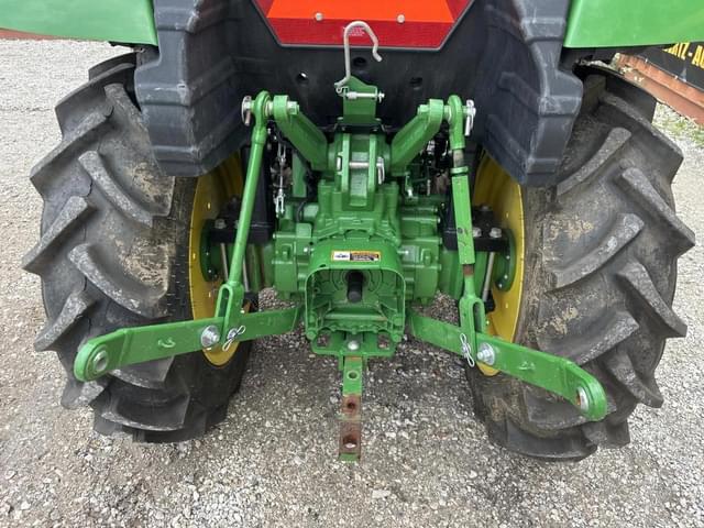 Image of John Deere 3025D equipment image 2