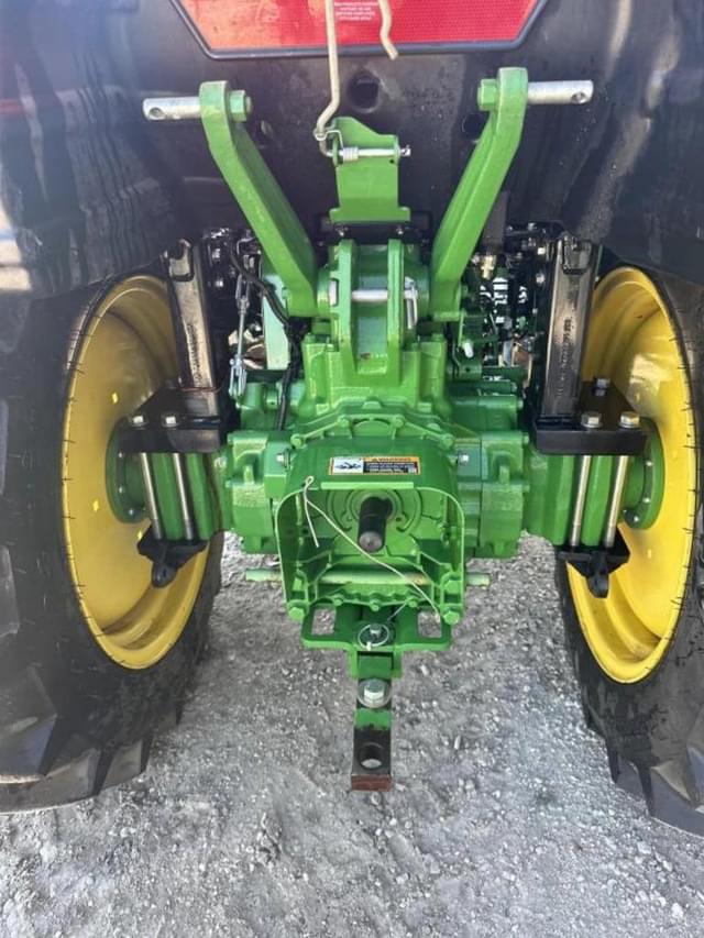 Image of John Deere 3025D equipment image 2