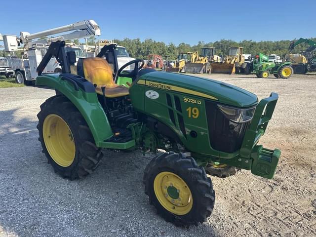 Image of John Deere 3025D equipment image 4