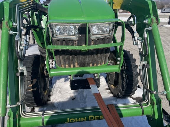 Image of John Deere 3025E equipment image 4